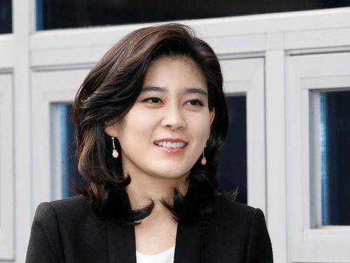 离婚后，美女总裁倒追我,离婚后的甜蜜逆袭